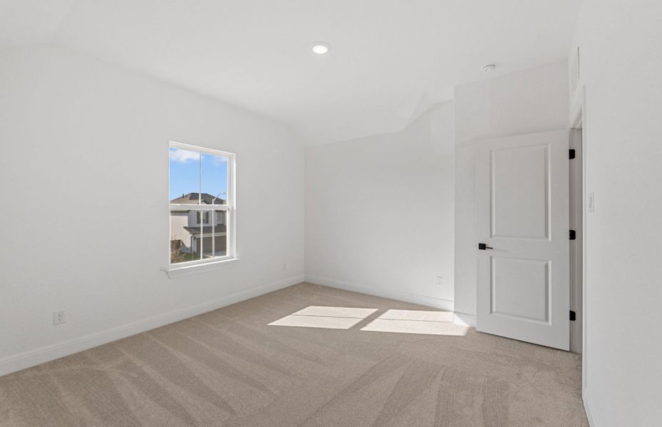 Spacious, unfurnished interior of a new home in Horizon Lake, Leander (Image 43).