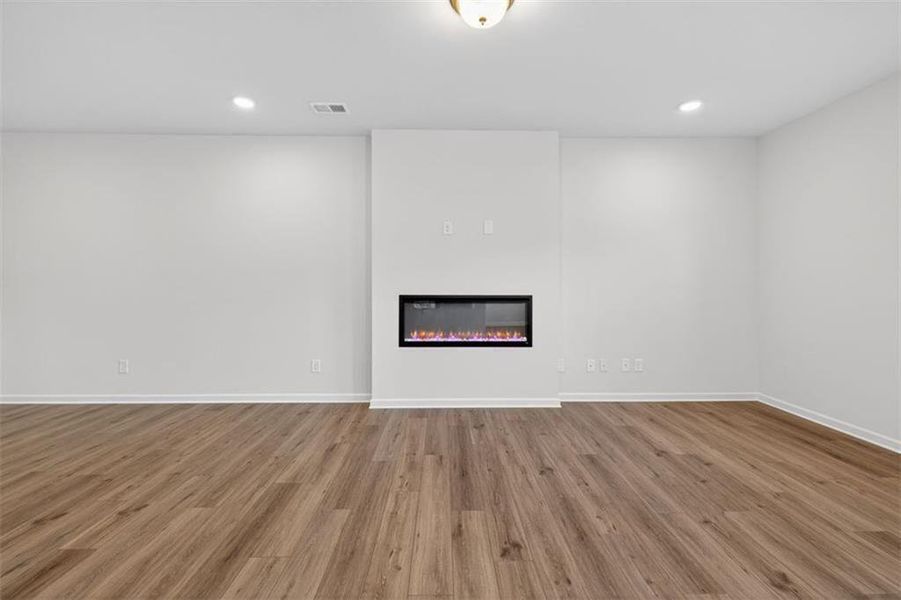 Spacious, unfurnished interior of a new home in Franklin Manor, Lawrenceville (Image 20).