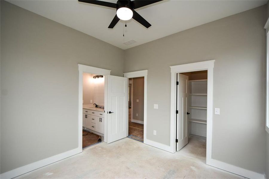 Spacious, unfurnished interior of a new home in , Jasper (Image 18).