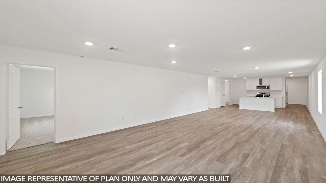 Spacious, unfurnished interior of a new home in Silverthorne, Conroe (Image 20).