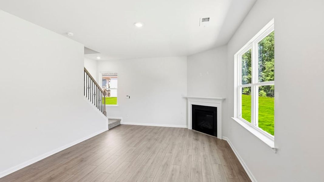 Spacious, unfurnished interior of a new home in Palmetto Valley, Anderson (Image 21).
