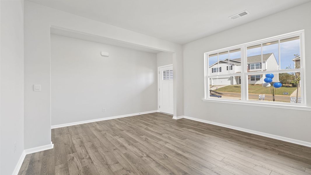 Spacious, unfurnished interior of a new home in Sage Grove, Lyman (Image 16).