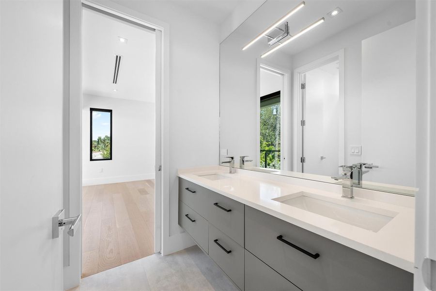 Furnished interior view inside a new home in , Fort Lauderdale (Image 7).