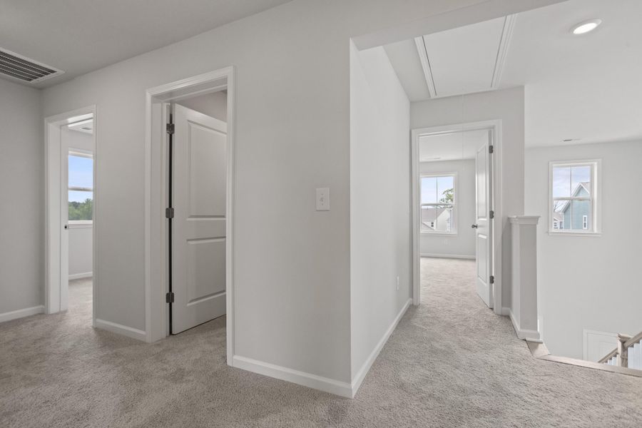 Spacious, unfurnished interior of a new home in , Seneca (Image 25).