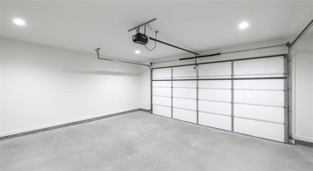 Spacious, unfurnished interior of a new home in , Bremen (Image 29).