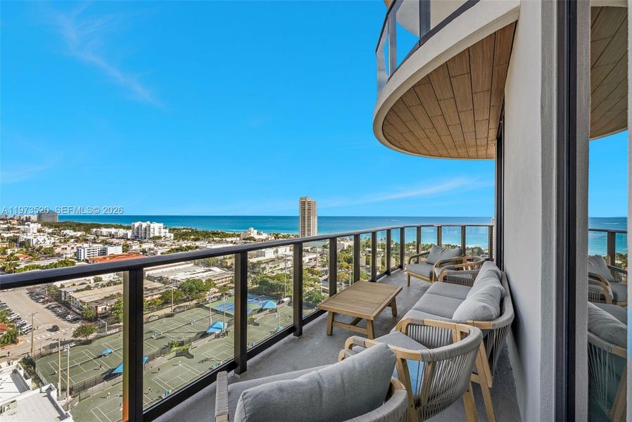 Condo located in Miami, FL showcasing its design and architecture (Image 25).