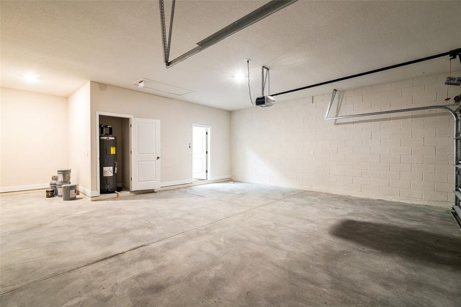 Spacious, unfurnished interior of a new home in SummerCrest, Ocala (Image 18).