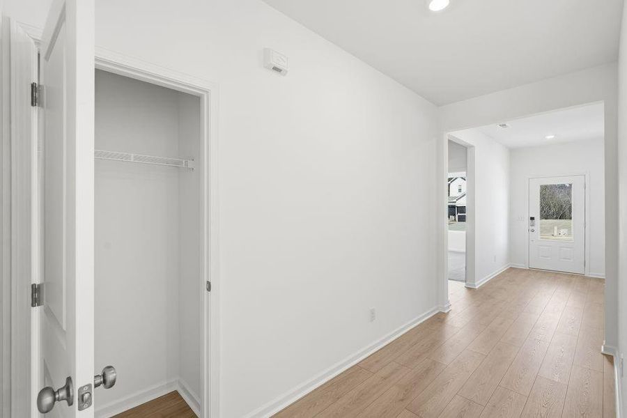 Spacious, unfurnished interior of a new home in Heritage River, Euharlee (Image 15).