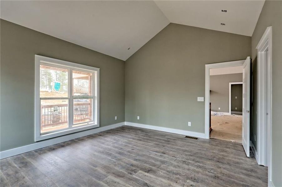 Spacious, unfurnished interior of a new home in , Talking Rock (Image 31).