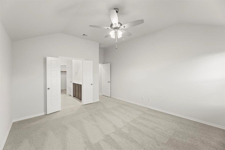 19. 3253 Mercer - Primary (2)