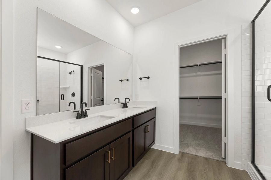 Primary Bathroom Representative Photo featuring the Oxford Collection