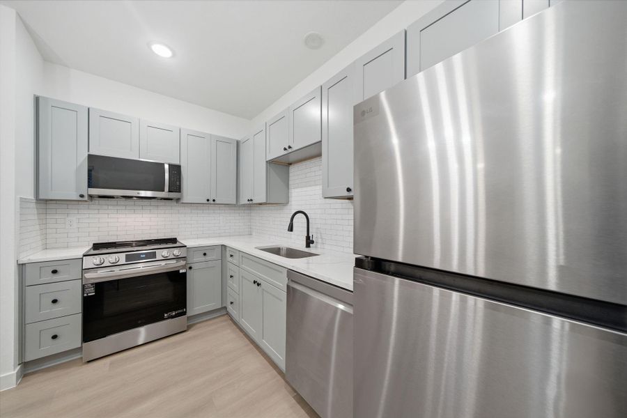 Stainless steel appliances all included. Stainless steel appliances all included.
