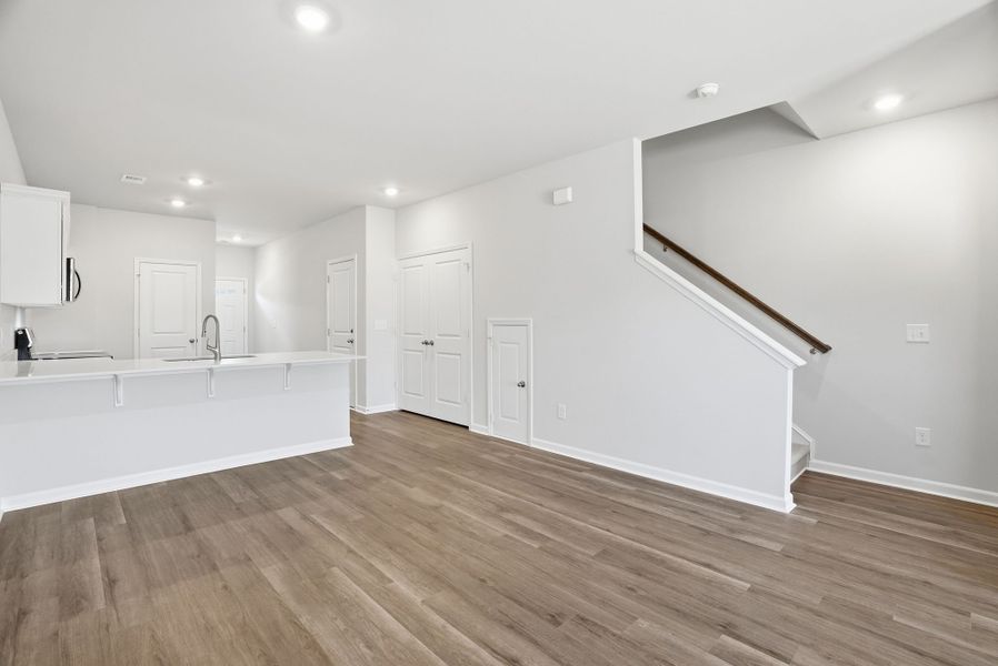 Spacious, unfurnished interior of a new home in Towns at Lake Greenwood, Greenwood (Image 14).