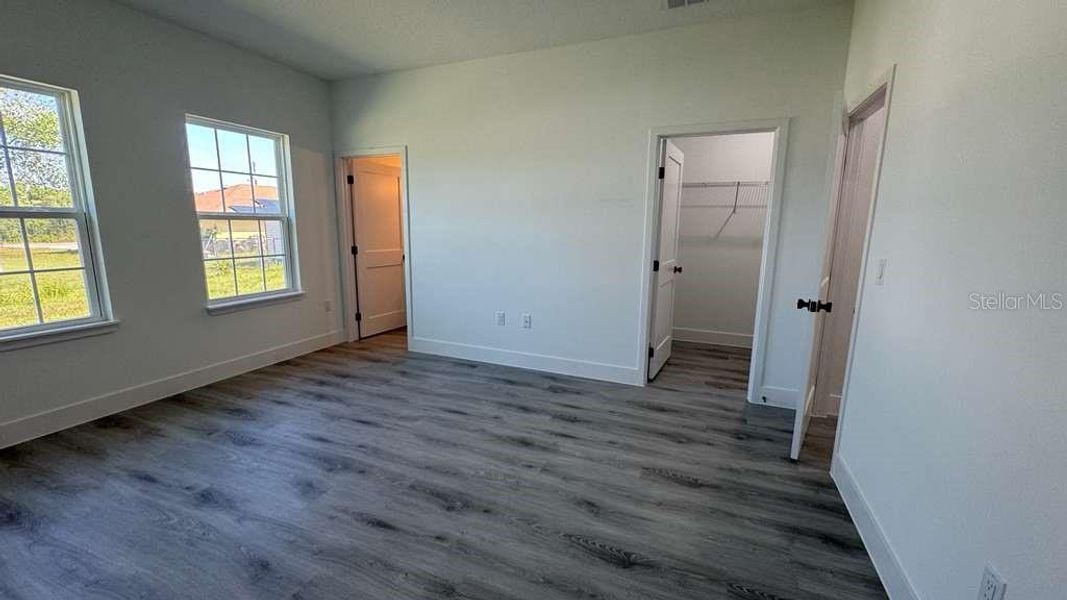 Spacious, unfurnished interior of a new home in , Ocala (Image 31).