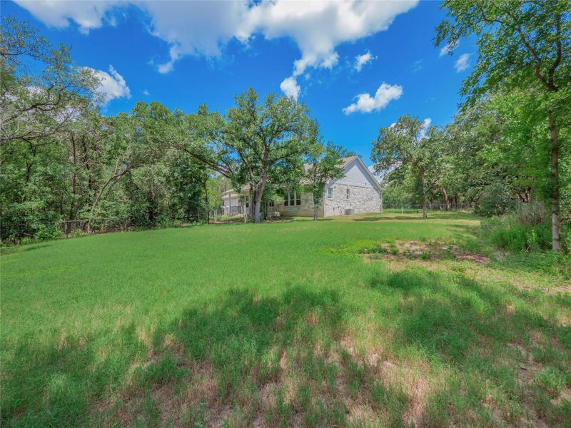 Natural landscape and outdoor views near in Manchaca (Image 34). Natural landscape and outdoor views near in Manchaca (Image 34).