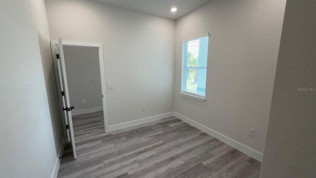 Spacious, unfurnished interior of a new home in , Port Charlotte (Image 16).