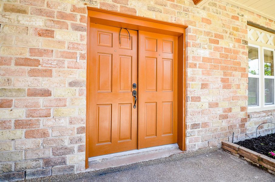 Exterior details and patio area of a home in , Sugar Land (Image 4).