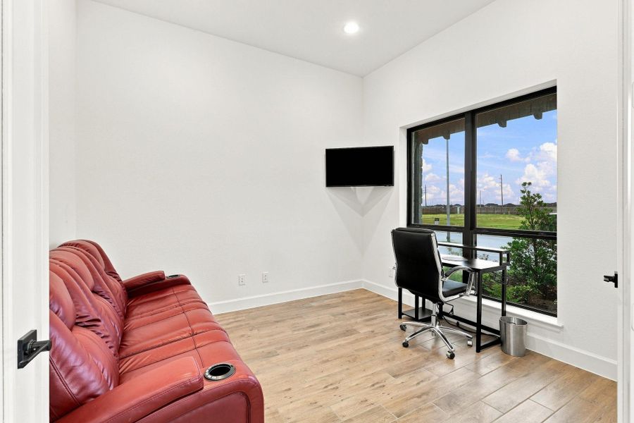 Furnished interior view inside a new home in Valencia, Manvel (Image 7).