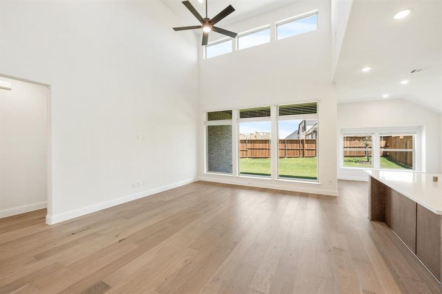 Spacious, unfurnished interior of a new home in Creekview Meadows, Pilot Point (Image 19). Spacious, unfurnished interior of a new home in Creekview Meadows, Pilot Point (Image 19).