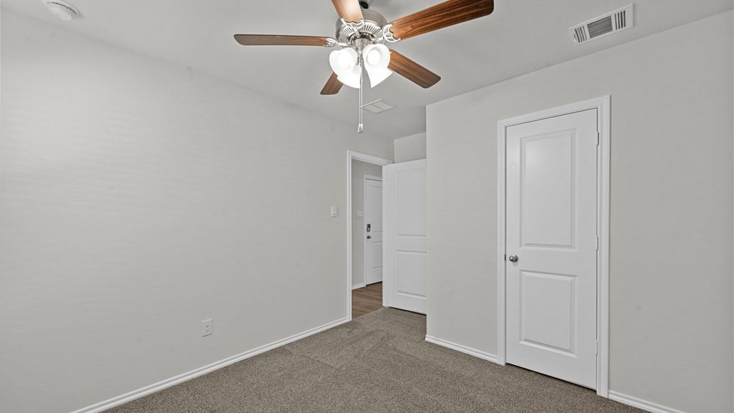 Spacious, unfurnished interior of a new home in Valor Farms, Royse City (Image 21).