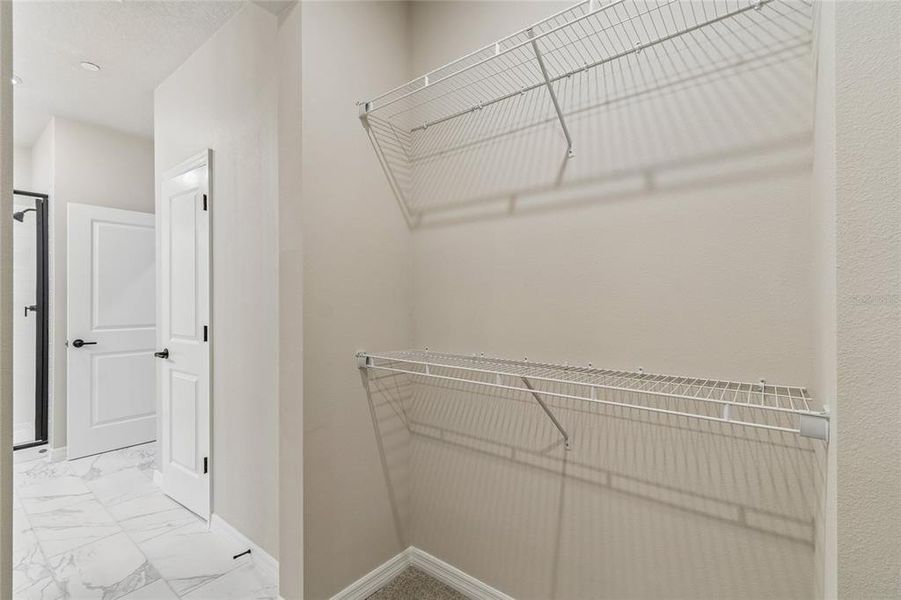 Spacious, unfurnished interior of a new home in , Orlando (Image 31).