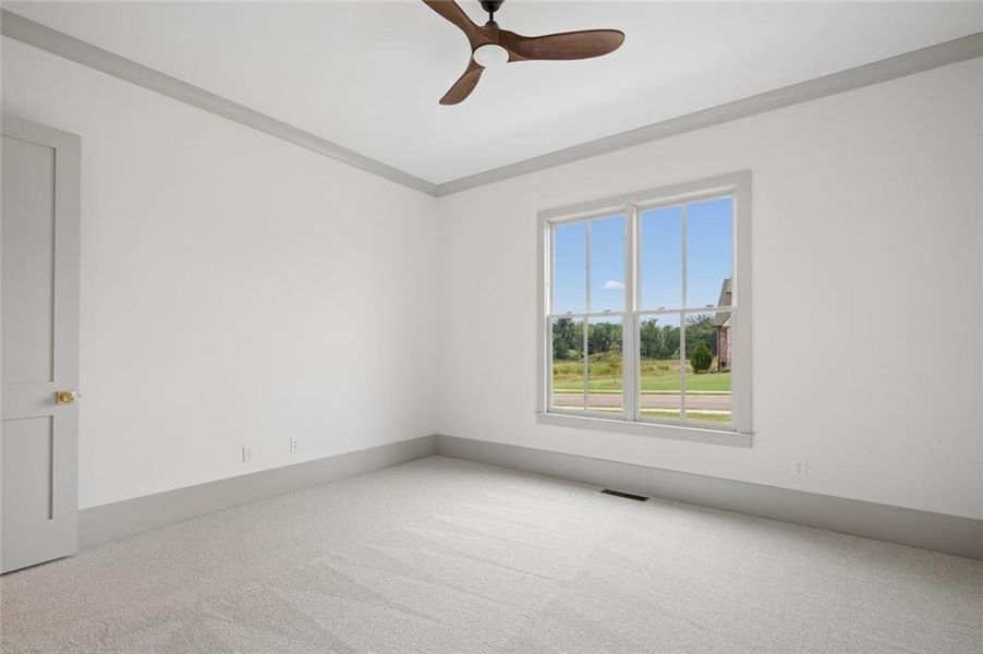 Spacious, unfurnished interior of a new home in , Bogart (Image 18).