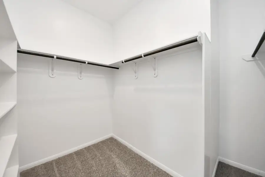 Spacious, unfurnished interior of a new home in , Tomball (Image 11).