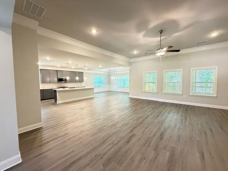 Spacious, unfurnished interior of a new home in Tuscany Hills, Douglasville (Image 22).