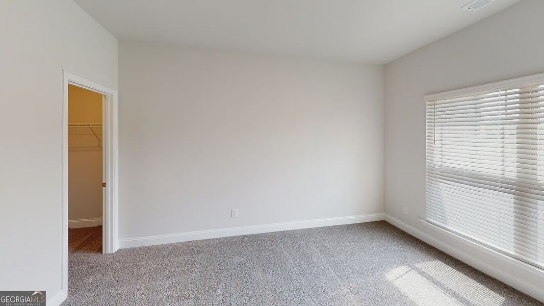 Spacious, unfurnished interior of a new home in Holliday Pass, Griffin (Image 19).