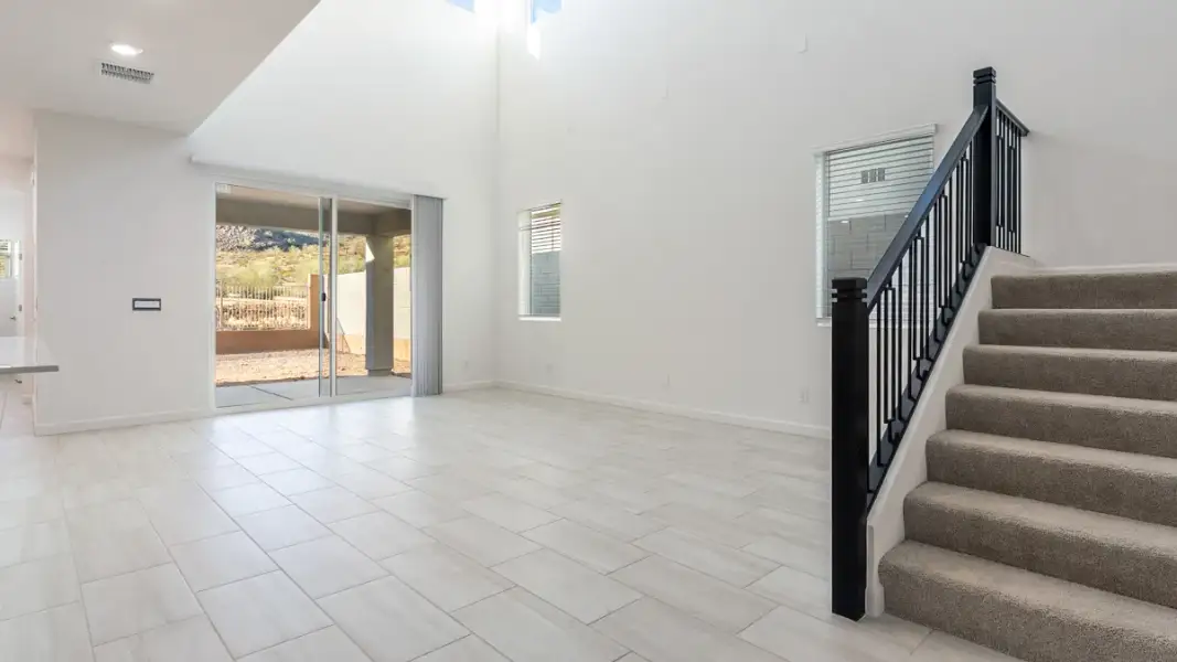 Spacious, unfurnished interior of a new home in Aloravita, Peoria (Image 20).