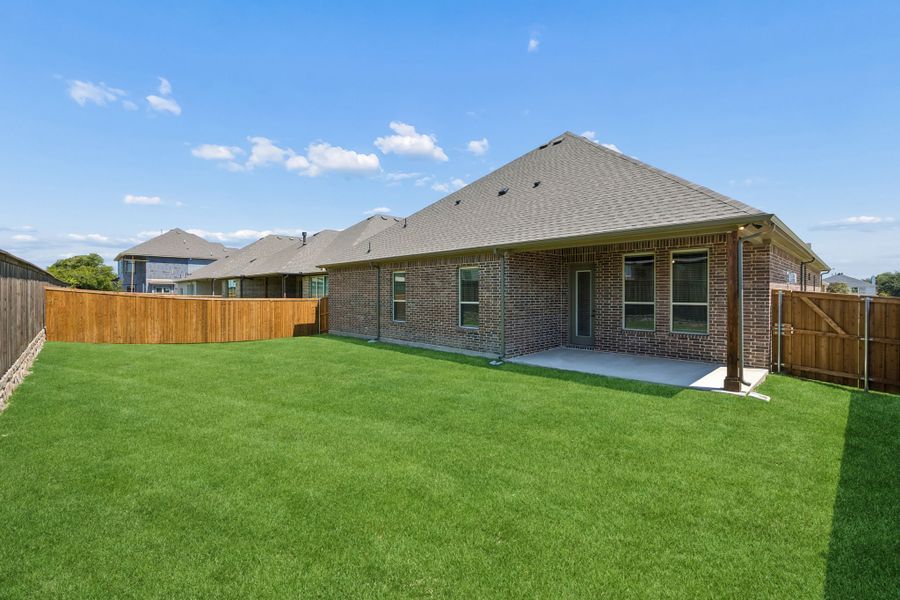Exterior details and patio area of a home in Mayfield Farms, Arlington (Image 20).