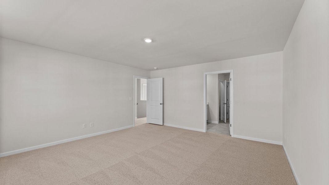 Spacious, unfurnished interior of a new home in Ridgewood Farms, Winterville (Image 19).