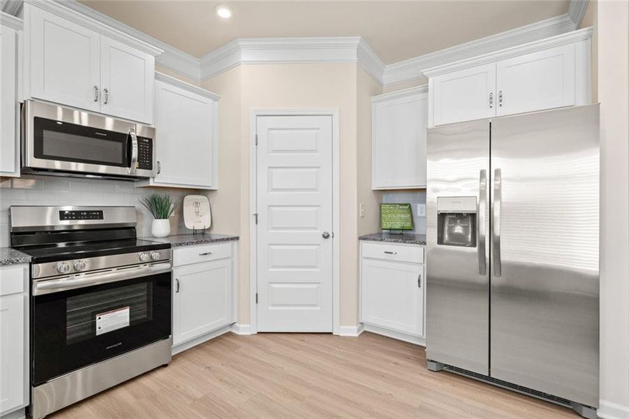 Furnished interior view inside a new home in Johnson Crossing, Cartersville (Image 5).