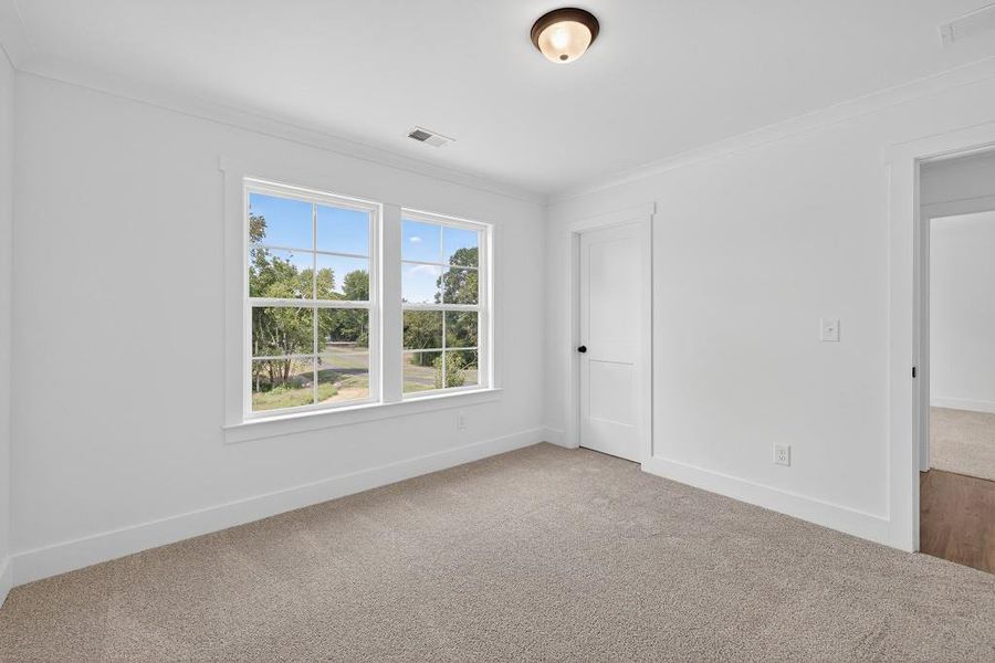 Spacious, unfurnished interior of a new home in Magnolia Ridge, Monroe (Image 15).