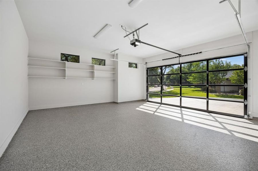 Spacious, unfurnished interior of a new home in , Dallas (Image 38).
