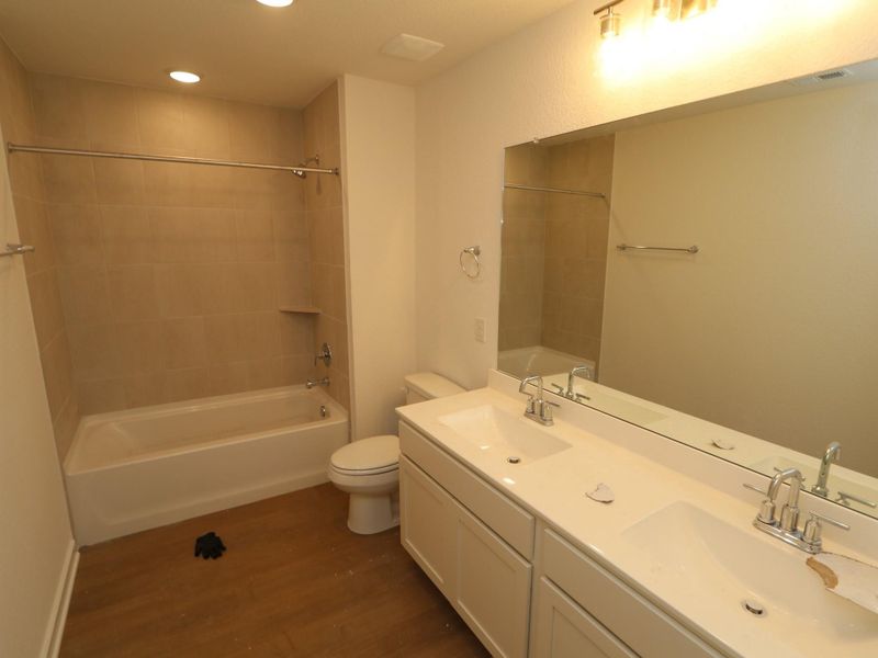 Furnished interior view inside a new home in Miller's Pond, Rosenberg (Image 8). Furnished interior view inside a new home in Miller's Pond, Rosenberg (Image 8).