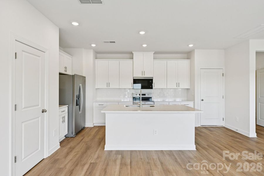Photo is not of the actual home but is an inspirational photo of builder’s model home and may depict options, furnishings, and/or decorator features that are not included. Photo is not of the actual home but is an inspirational photo of builder’s model home and may depict options, furnishings, and/or decorator features that are not included.