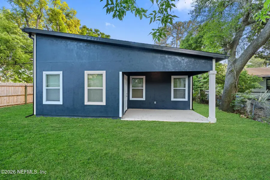 Exterior details and patio area of a home in , Jacksonville (Image 3).