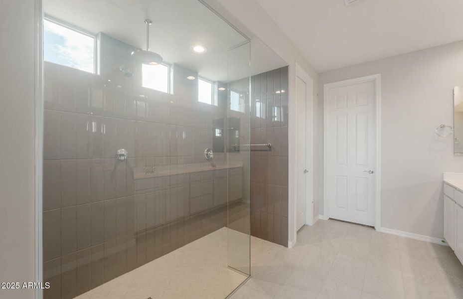 Owner's Bathroom Owner's Bathroom