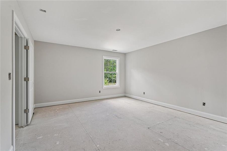 Image 32 of a home in Whitestone.