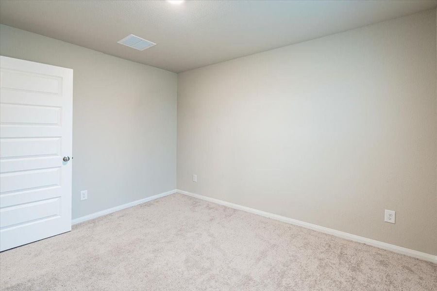 Spacious, unfurnished interior of a new home in River's Edge, Conroe (Image 20). Spacious, unfurnished interior of a new home in River's Edge, Conroe (Image 20).