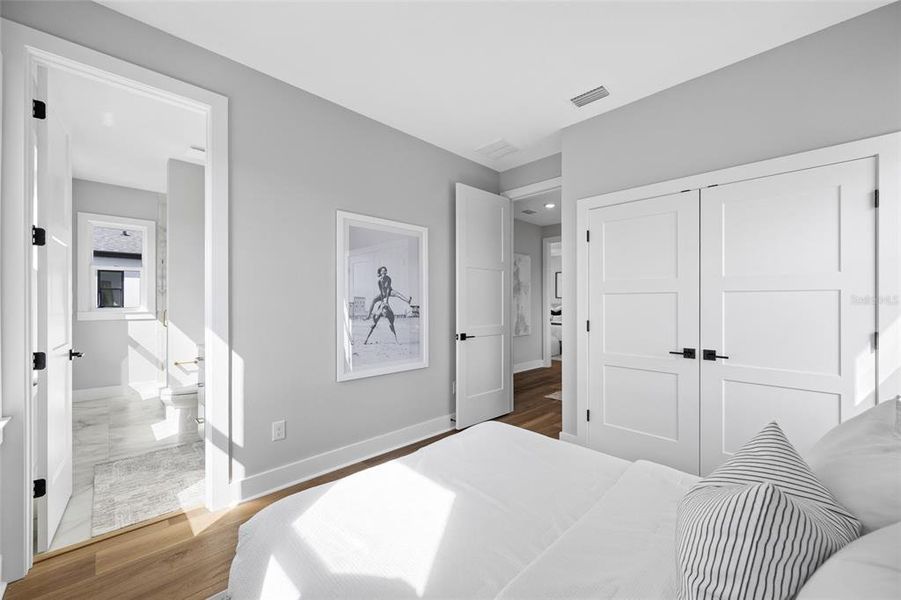 Spacious, unfurnished interior of a new home in Blanc, St. Petersburg (Image 21).