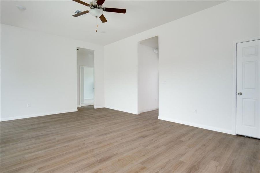Spacious, unfurnished interior of a new home in , Temple (Image 11).