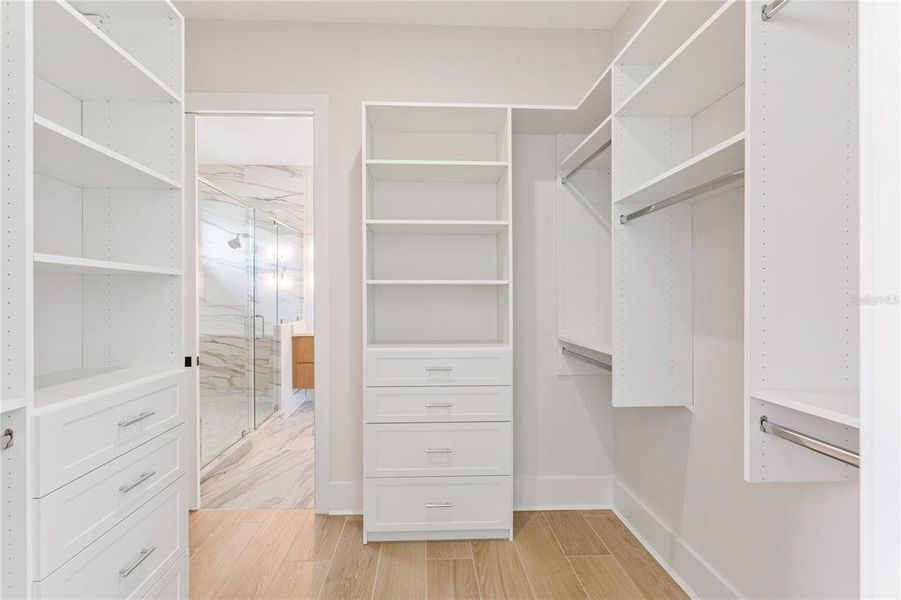 Spacious, unfurnished interior of a new home in , St. Petersburg (Image 30).