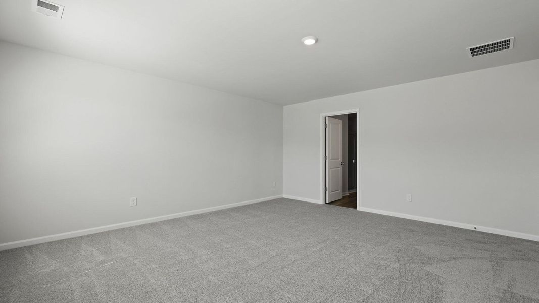 Spacious, unfurnished interior of a new home in Settlement at Salamander, North Charleston (Image 23).