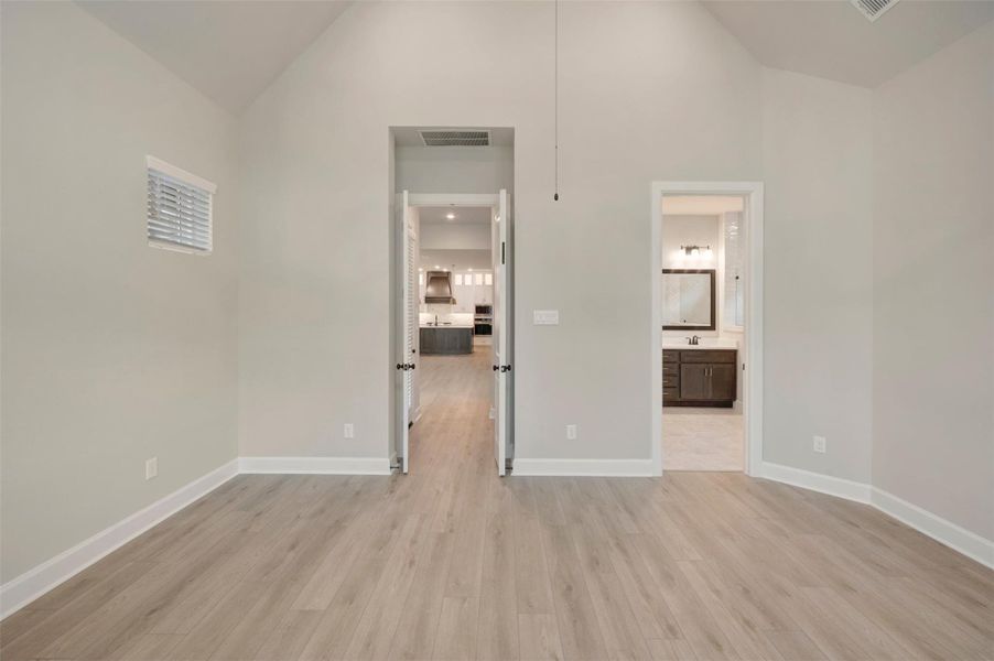 Spacious, unfurnished interior of a new home in Harvest Green - Reserve Collection, Richmond (Image 29).