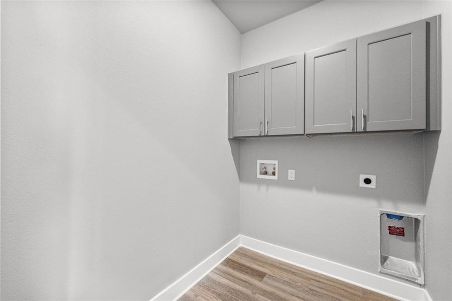 Laundry room (stock photos of the model, colors may vary)