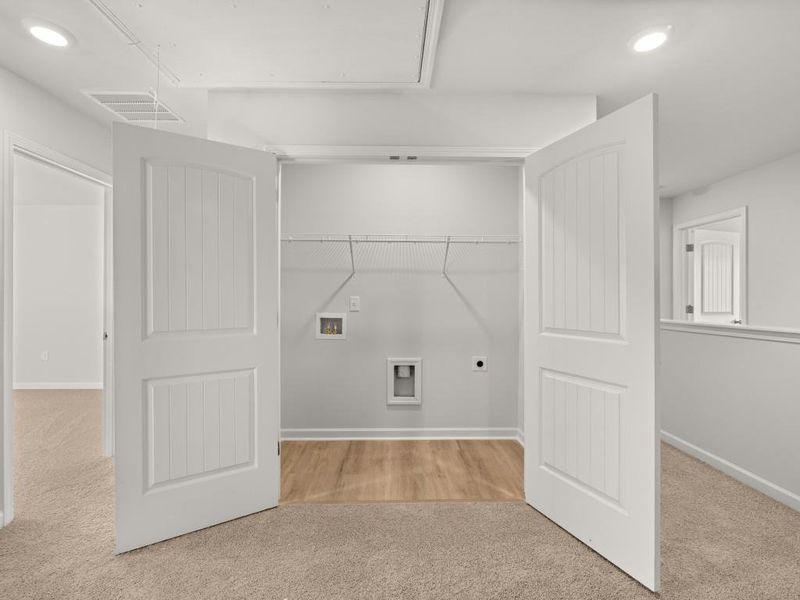 Spacious, unfurnished interior of a new home in Rolling Meadows, Jasper (Image 15).