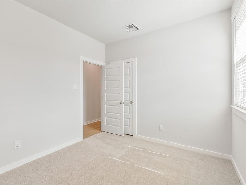 Spacious, unfurnished interior of a new home in Liberty Estates, Cleveland (Image 34).