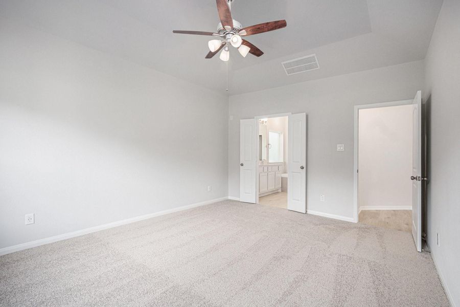 Spacious, unfurnished interior of a new home in , Bay City (Image 26). Spacious, unfurnished interior of a new home in , Bay City (Image 26).